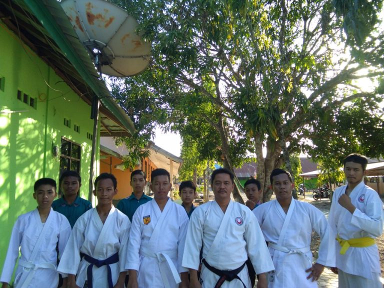 Kegiatan Ekstrakurikuler Karate